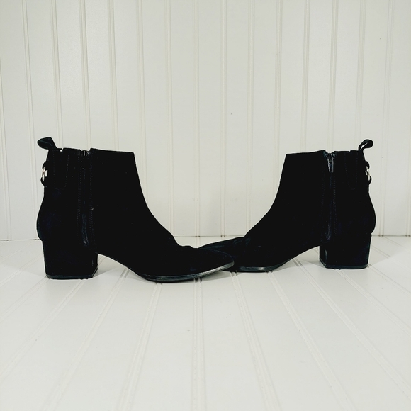 Steve Madden Clover Leather Closed Toe Black Suede Block Heel Ankle Boots A900 - Picture 7 of 11